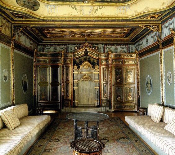 OTTOMAN STYLE LIVING ROOM DECORATIONS